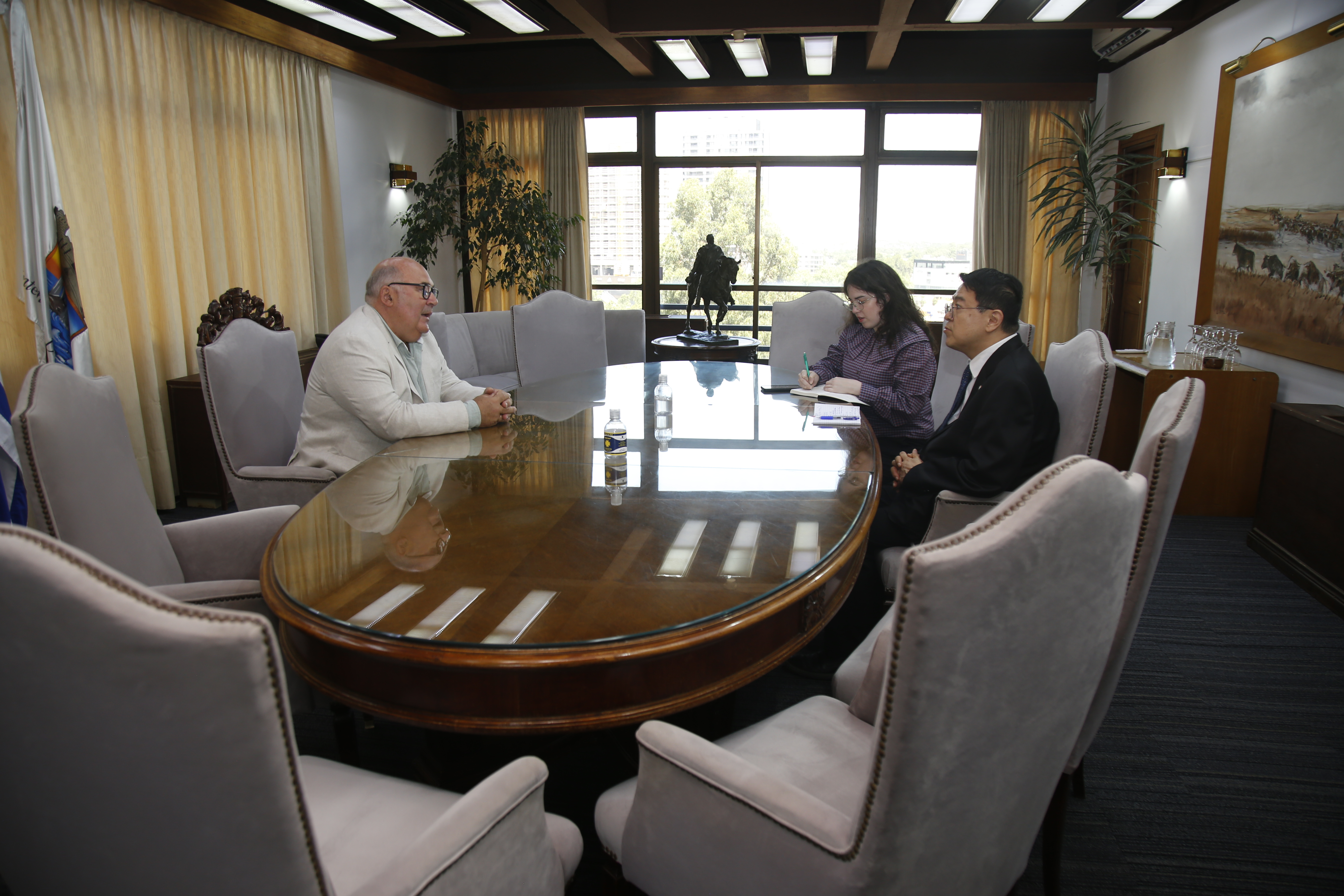 embajador corea abella 