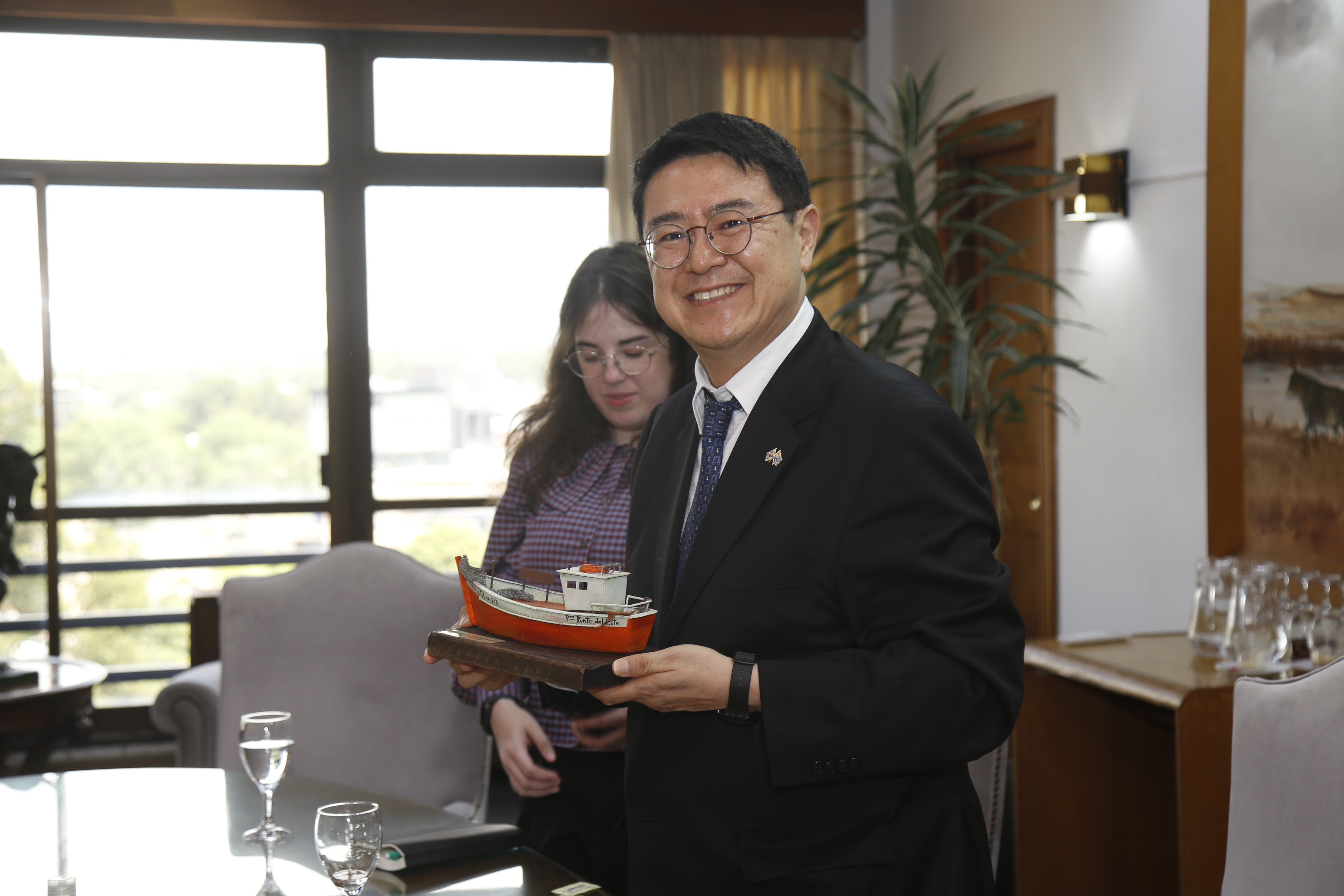 embajador corea abella 